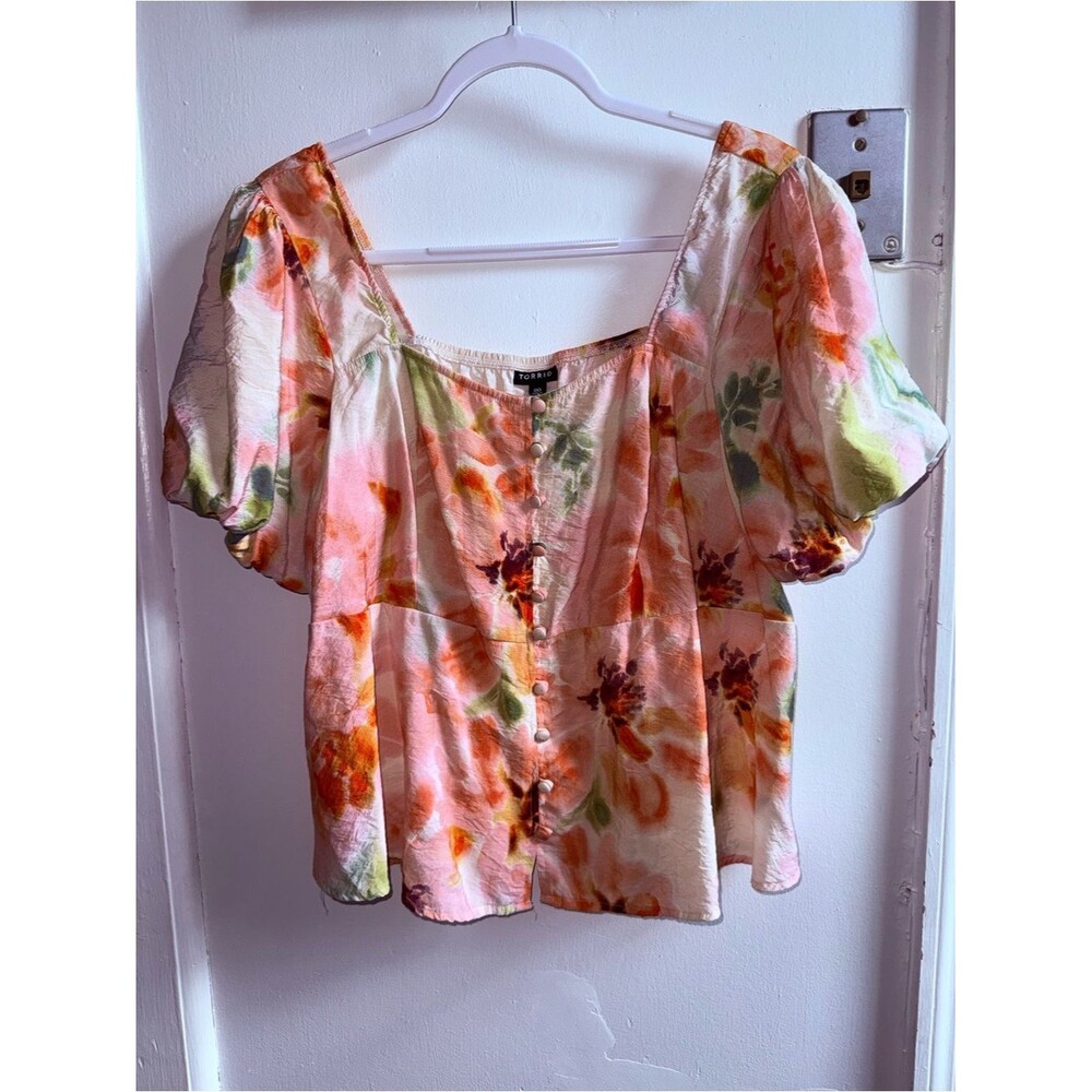 Torrid Pink Floral Button-Front Puff Sleeve Top